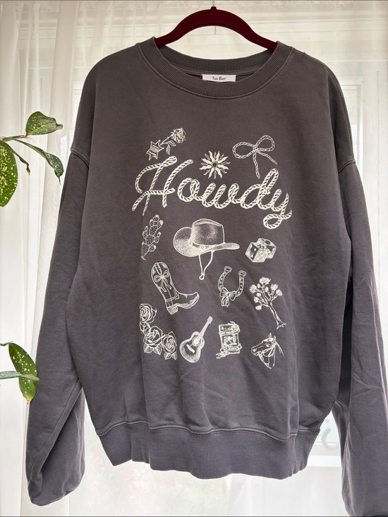 Tres Bien Tops - Tres Bien Gray 'Howdy' Graphic Sweatshirt